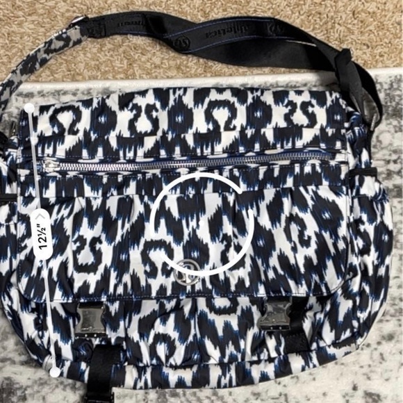 LULULEMON URBAN YOGINI IKAT MESSENGER BAG - Picture 6 of 7